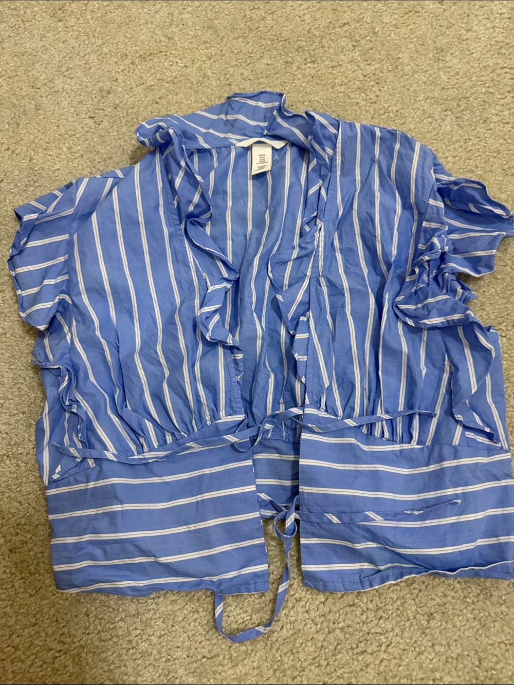Flutter sleeve women’s top